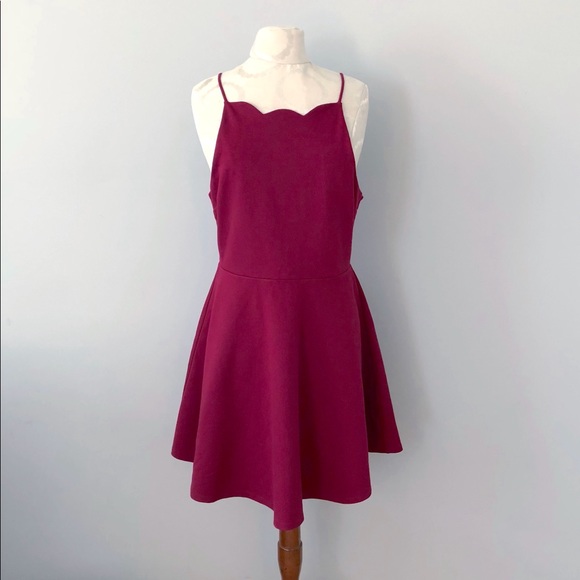 Monteau Dresses & Skirts - NWT Monteau Maroon Scallop Neck Sleeveless Dress